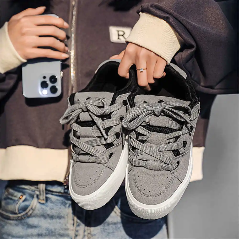 Con cordones, zapatos escolare - Tech Accessories Products reseña y precio